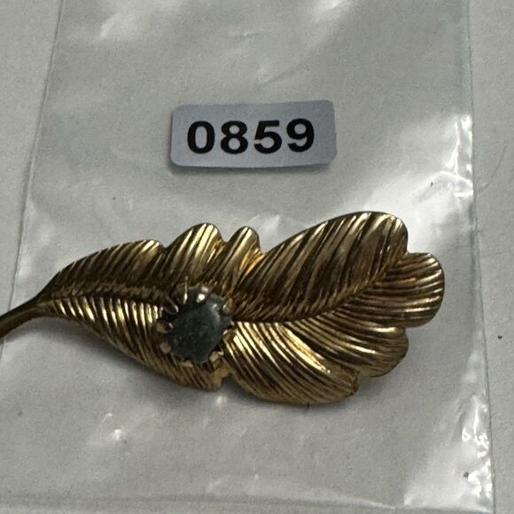 Vintage Gold Tone Leaf Brooch Pin Green Stone Accent Textured 2 Inch - Picture 2 of 7